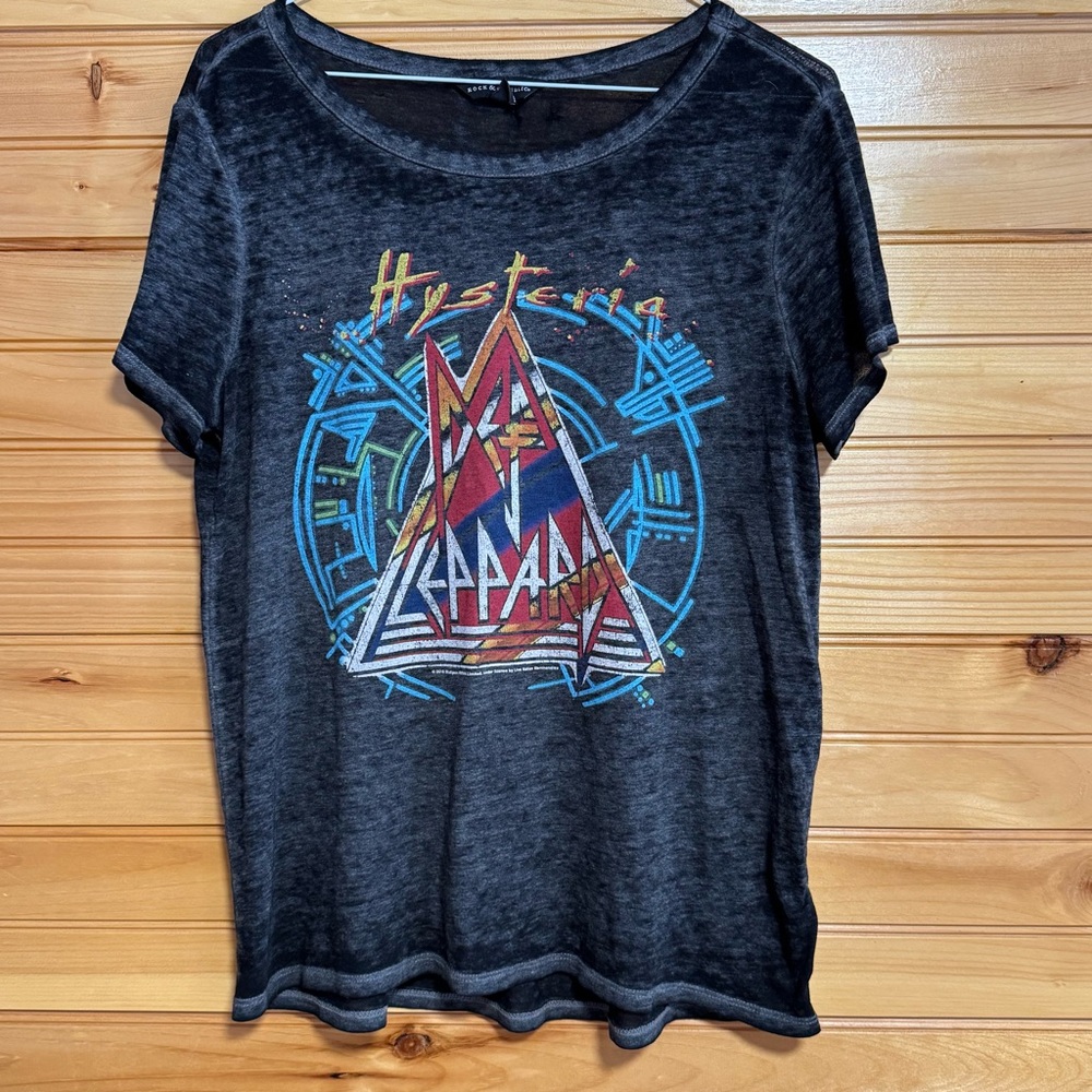 Rock & Republic 2018 Def Leppard Hysteria Women's Black Graphic Tee Medium
